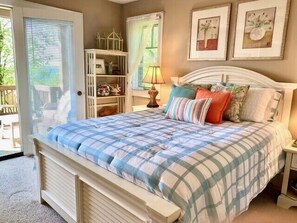 3 bedrooms, iron/ironing board, internet, bed sheets - Cedar Woods RV4- Mountain View, Gated Resort, Indoor/Outdoor Pools and Hot Tub (Banner Elk)