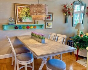 Dining - Cedar Woods RV4- Mountain View, Gated Resort, Indoor/Outdoor Pools and Hot Tub (Banner Elk)