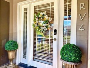 تفاصيل الفندق من الخارج