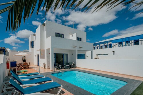 Casa Roper is a lovely villa located near to Marina Rubicon.