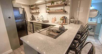 Taste of Burgundy – Cozy Incline Village Condo Near Lake & Skiing | IVC0651