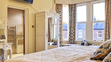 Deluxe Triple Room | Iron/ironing board, free WiFi, bed sheets