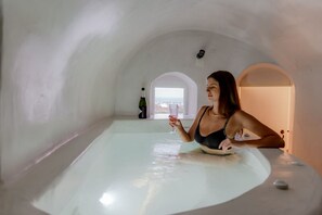 Deluxe Castle Suite Jetted Tub | Tende oscuranti, insonorizzazione, Wi-Fi gratuito