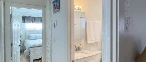 2 室のベッドルーム、アイロン / アイロン台、旅行用ベビーベッド、インターネット