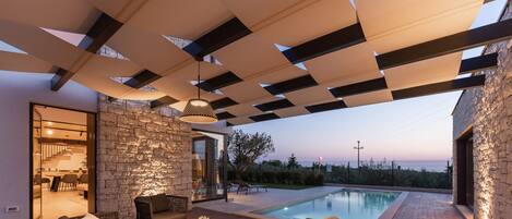 Piscine extérieure, piscine chauffée