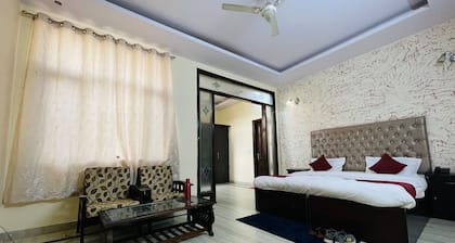 HM Palace Noida,