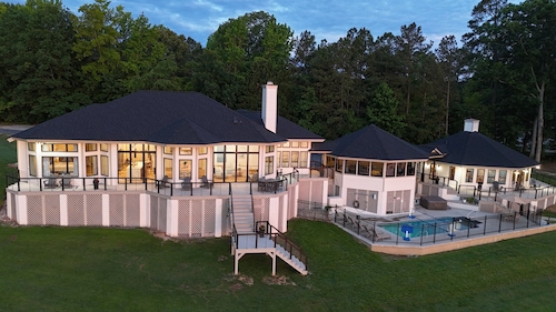 💥1min to Beach! Heated Pool Included! Ocean Views🥇Golf Cart💥Elevator💥Hot Tub