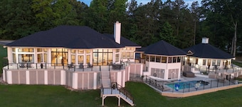 💥1min to Beach! Heated Pool Included! Ocean Views🥇Golf Cart💥Elevator💥Hot Tub