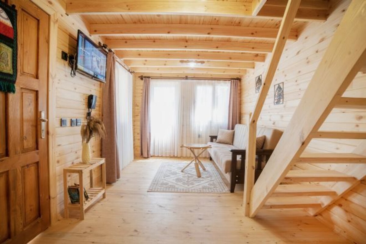 Oppholdsområde | En 42-tommers smart-TV med digitale kanaler samt TV og Netflix