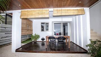 Apartemen Basic | Teras/patio