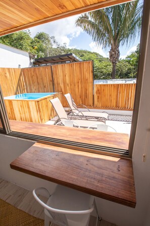 Televisión de pantalla plana, estación para iPod