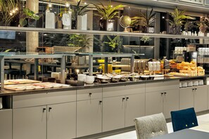 Free daily buffet breakfast