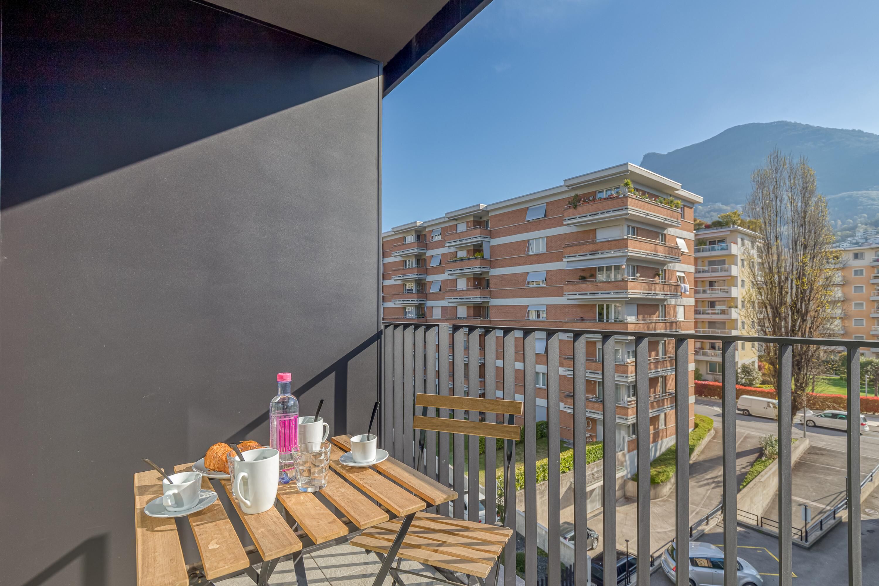 Family Studio (ICON H Lugano 201 Suite Micro-Living) | Terrace/patio