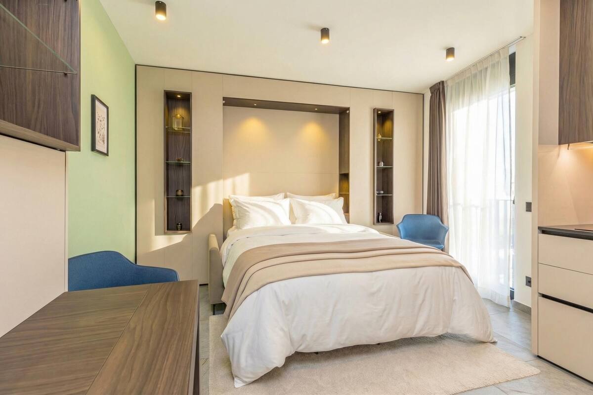 Laptop workspace, iron/ironing board, free WiFi, bed sheets
