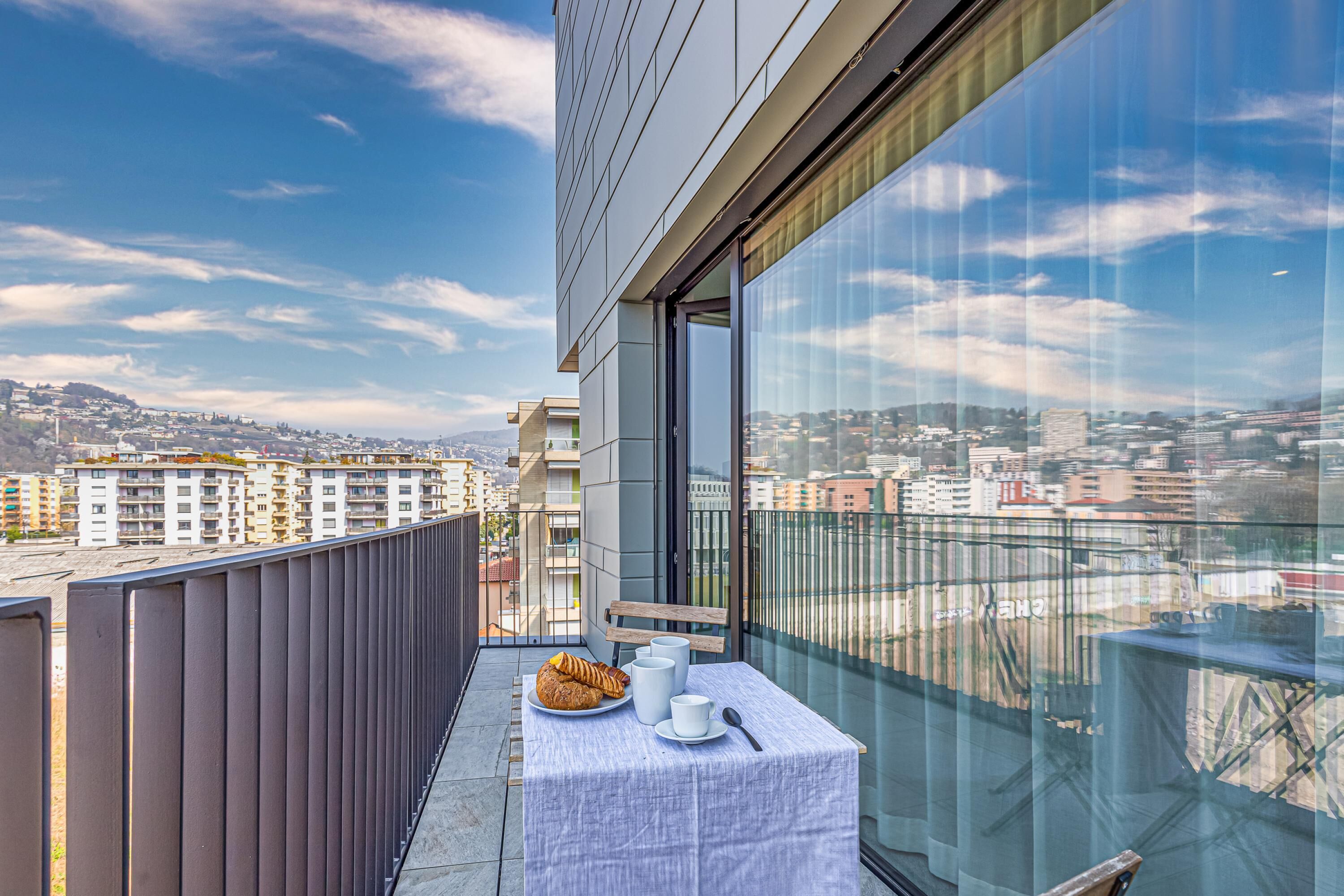 Familienapartment, Mehrere Schlafzimmer (ICON H Lugano 505 Suite Business) | Speisen im Freien