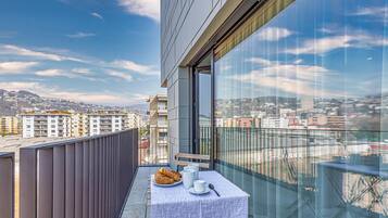 Perhehuoneisto, useita makuuhuoneita (ICON H Lugano 506 Suite Business) | Parveke