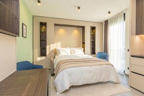 Laptop workspace, iron/ironing board, free WiFi, bed sheets - ICON H Lugano – Luxury Suites & Apartments (Lugano)