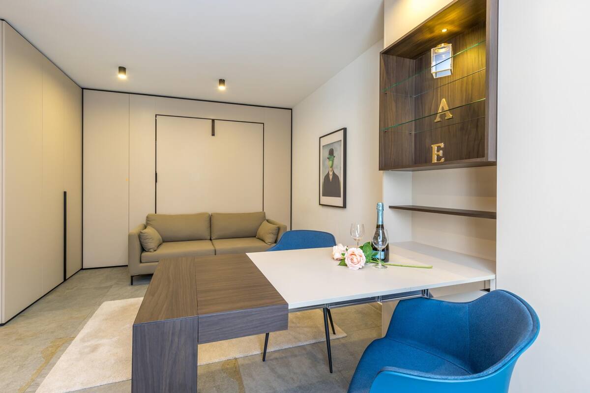 Family Studio, Microwave (ICON H Lugano 206 Suite Micro-Living) | Interior