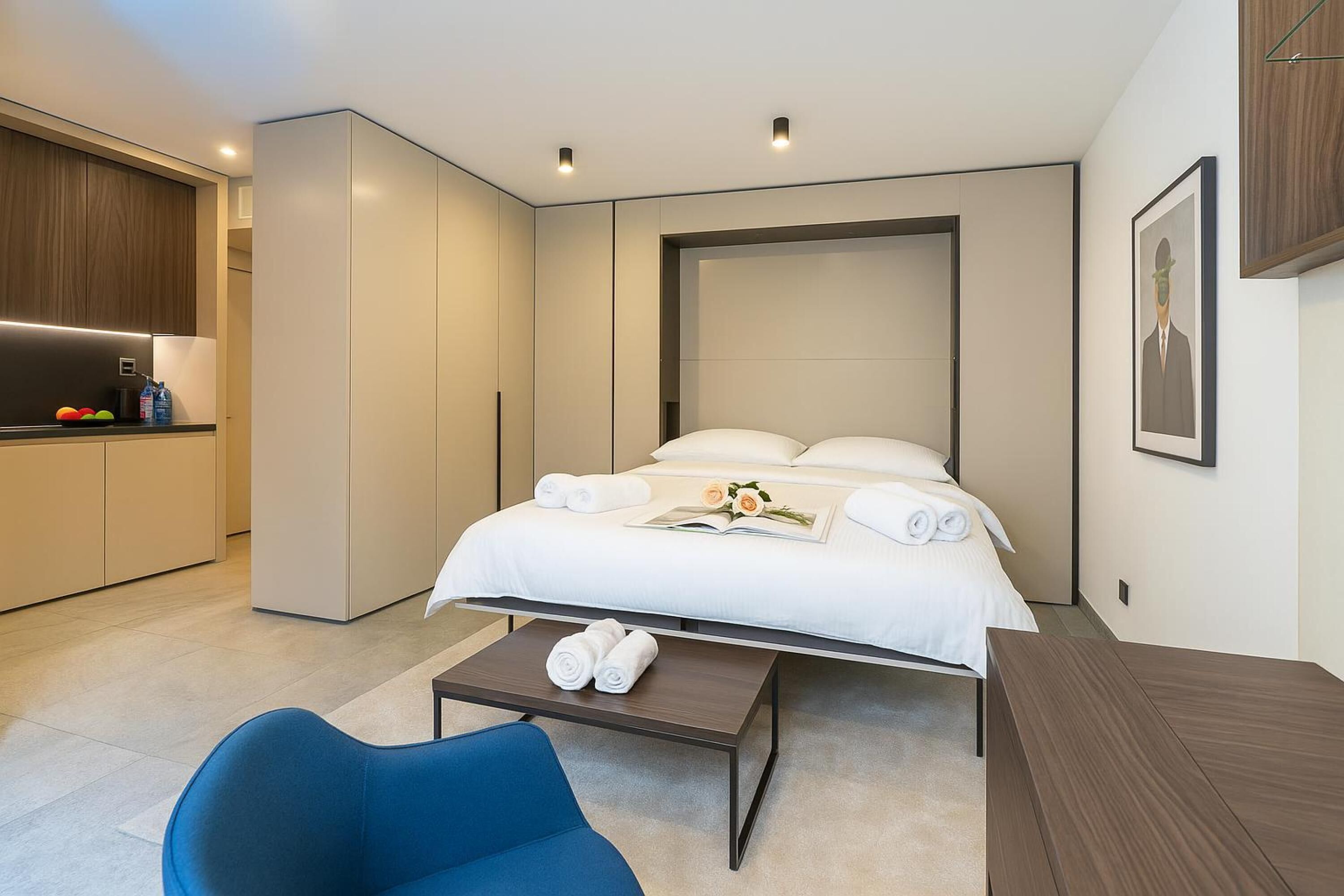 Laptop workspace, iron/ironing board, free WiFi, bed sheets