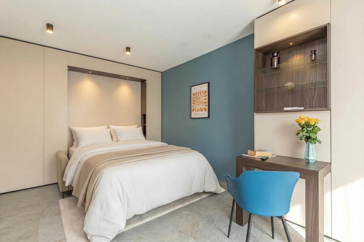 Laptop workspace, iron/ironing board, free WiFi, bed sheets