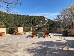 Terrace/patio - Character house in Marcel Pagnol's village with large terrace and view (Marseille)
