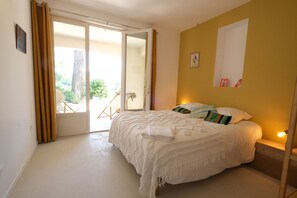 4 chambres, fer et planche à repasser, accès au Wi-Fi (inclus)