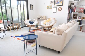 TV - Vacation rental house with pool PUGET LS2-405 (Puget)