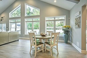 Dining - Private Oasis Midway Between Historic Lewes And Rehoboth Beach (Rehoboth Beach)