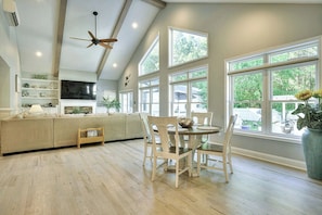 Dining - Private Oasis Midway Between Historic Lewes And Rehoboth Beach (Rehoboth Beach)