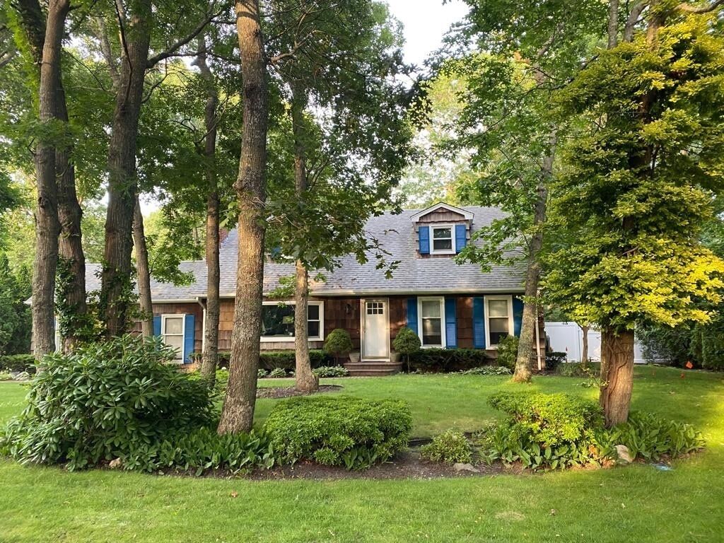 LAST Minute Deals Gorgeous Hampton Rental Minutes from the beach