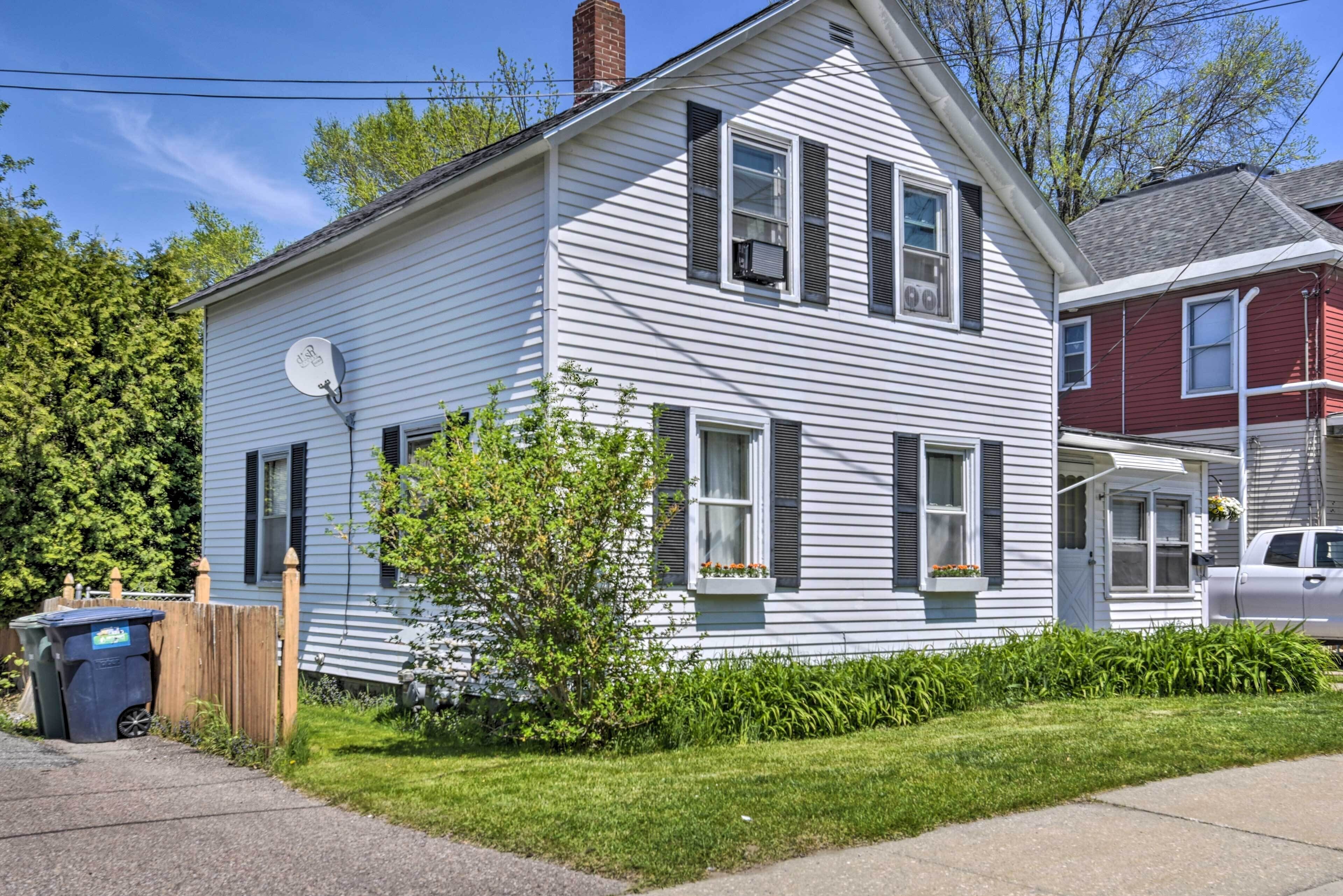Cozy Central Winooski Getaway < 1 Mi to River Walk