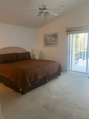 4 bedrooms, WiFi, bed sheets - Relaxing Lake Front House near the Mouse (Kissimmee)