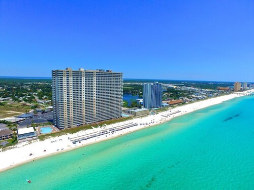 Feb/March Deals! *Beautiful Condo, Gulf Front Views!*