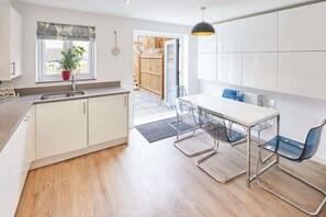 Dining - Host & Stay | Castle View (Durham)