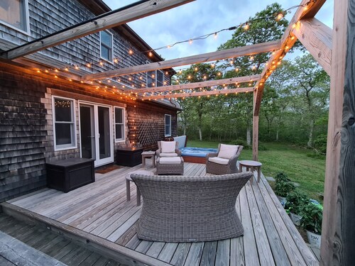 Chappaquiddick retreat-outdoor shower, hot-tub, decks, central AC-close to beach