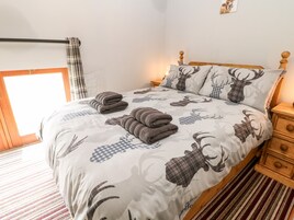 Cottage | 2 bedrooms, individually decorated, individually furnished, free WiFi