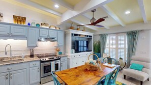 Fridge, microwave, oven, stovetop - Lighthouse Unit B - 2 bedrooms, 2 bathrooms (Jekyll Island)