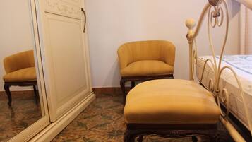 1 chambre, fer et planche à repasser, Wi-Fi gratuit, draps fournis