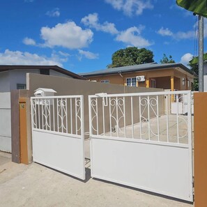 Property grounds - Robinson Villa. Santa Fe (Port of Spain)