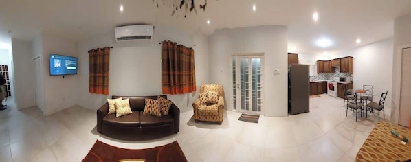 Smart TV - Robinson Villa. Santa Fe (Port of Spain)