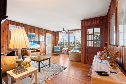 Hillside Ocean View; access to private beach