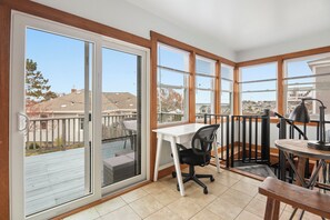 Interior - Hillside Ocean View; access to private beach (Ipswich)