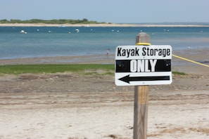 Una spiaggia nelle vicinanze