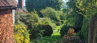 Monk House - Historic Foundation Invites guests