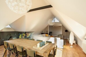 5 bedrooms, iron/ironing board