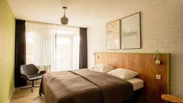 5 bedrooms, iron/ironing board