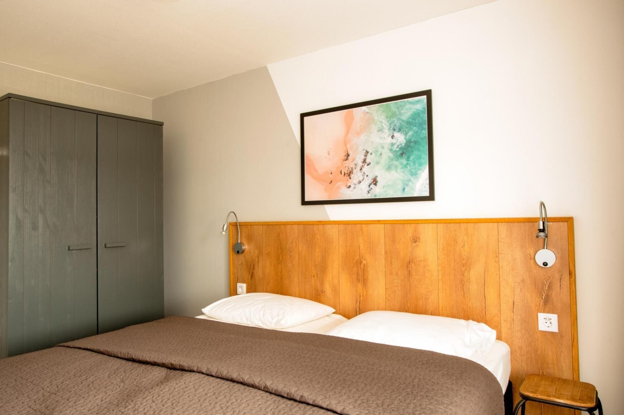 5 bilik tidur, seterika/papan seterika 