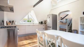 5 kamar tidur dan setrika/meja setrika