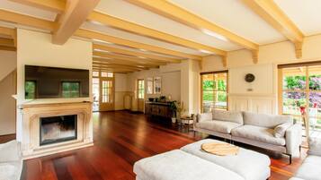 5 bedrooms