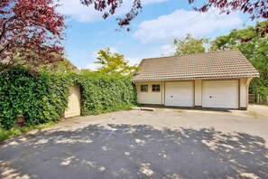 Exterior - Beautiful American Style Villa With Heated Pool and Jacuzzi (Heerhugowaard)